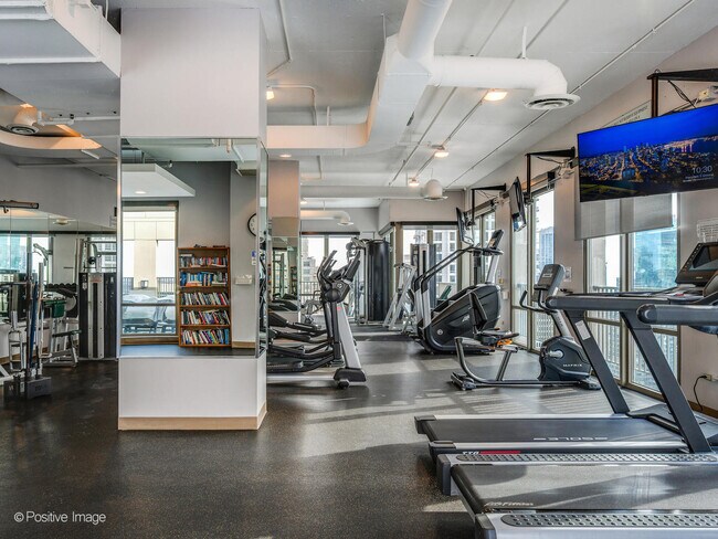 Building Photo - 2 E Erie St