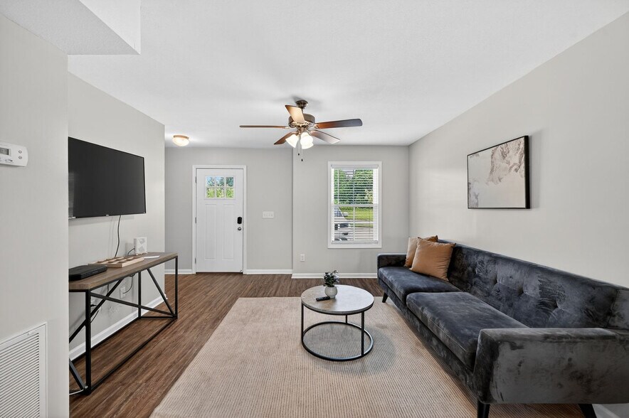 Building Photo - 971 Professional Park Dr