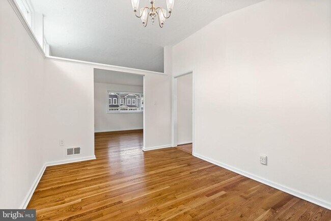 Building Photo - 1602 Woodmoor Ln