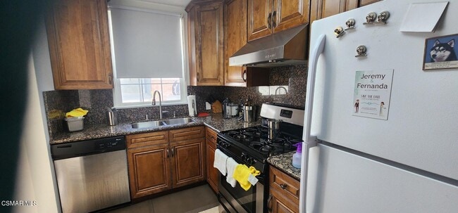 Building Photo - 22438 Avenue San Luis