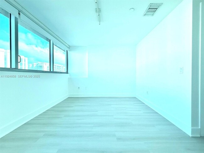 Building Photo - 2950 NE 188th St