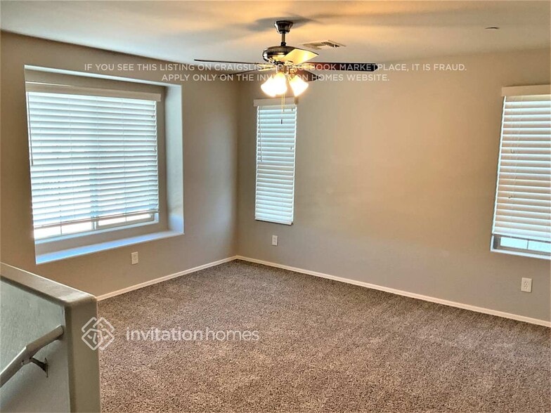 Building Photo - 208 N Sandal