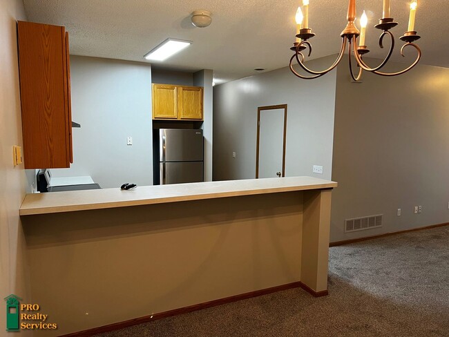 Building Photo - 3 Bedroom Townhome **$1,000 Rent Credit wi...