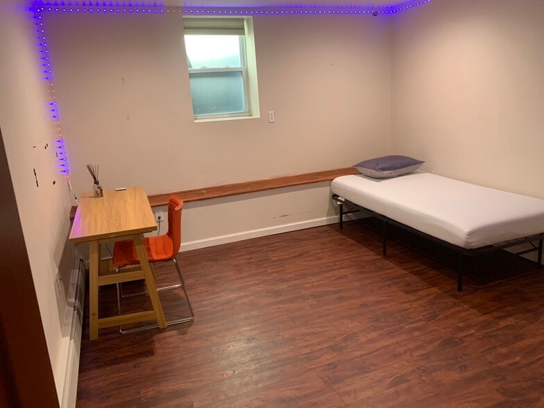 Building Photo - 2152 12th St