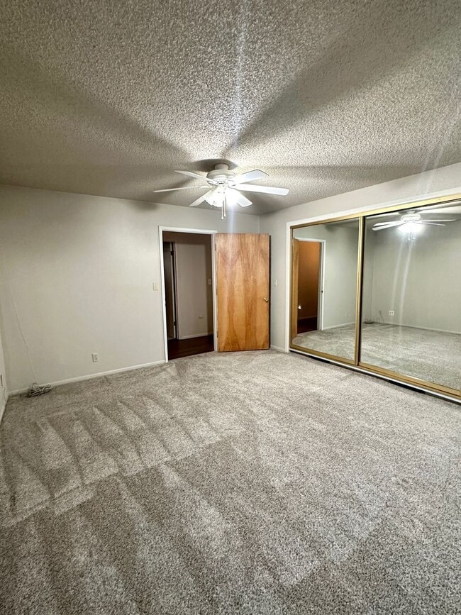 Building Photo - Beautiful Country Home! With Bonus Office/Den Room