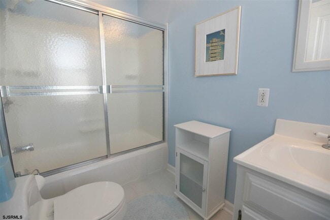 Building Photo - 104 N 35th Ave
