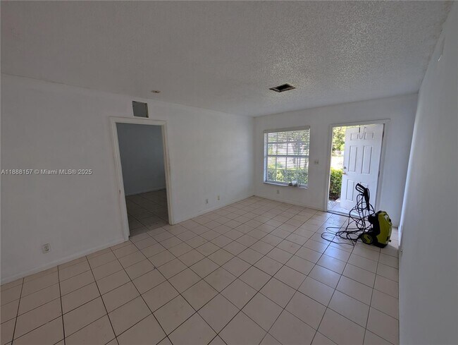 Building Photo - 720 NW 15th Terrace