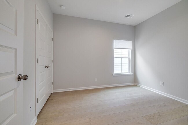 Building Photo - Modern 4BR Home in Gated Westbrook at Savannah Quarters