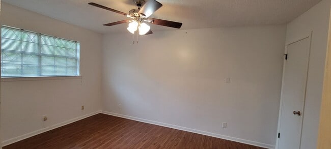 Building Photo - 644 Kingstowne Pl
