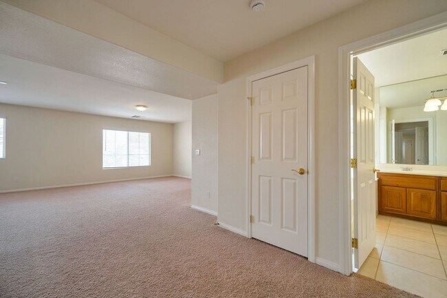 Building Photo - 4127 Abernethy Forest Pl