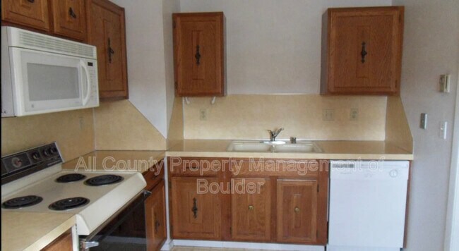 Building Photo - 841 Crisman Dr