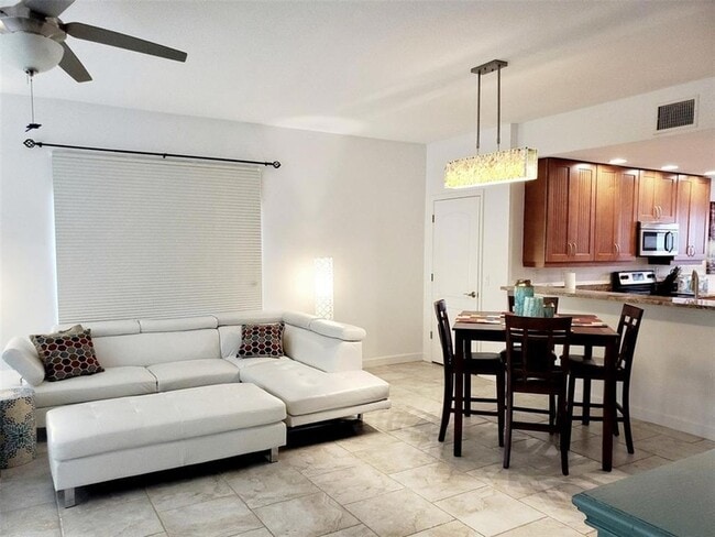 Building Photo - 6618 7th Ave Cir W