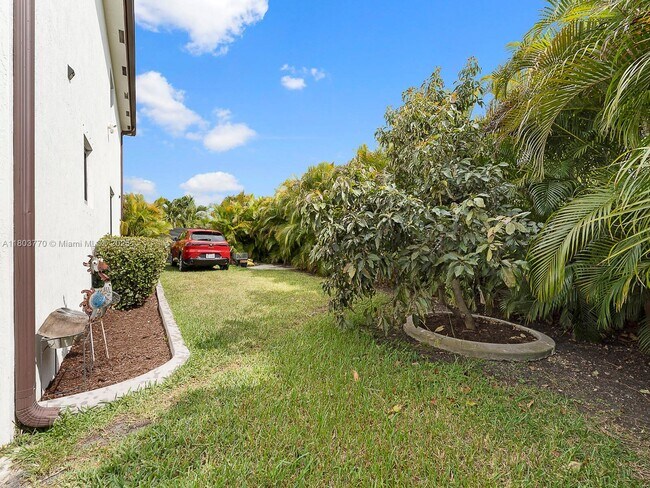 Building Photo - 16820 SW 109th Pl