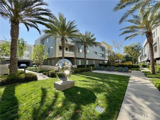 Building Photo - 1868 S Westside Dr