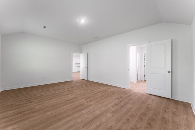 Building Photo - Welcome to your dream home in the prime lo...
