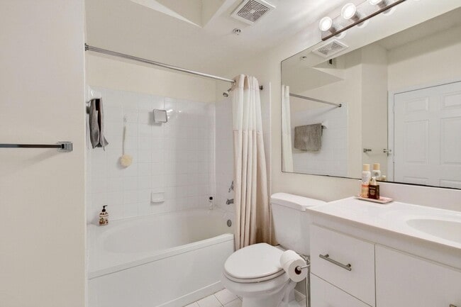 Building Photo - 3415 Tuscany Way