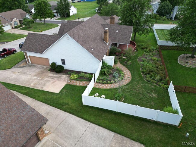 Building Photo - 4 Grayson Ridge Dr