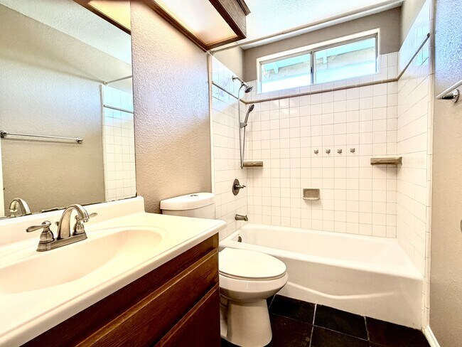 Building Photo - 8529 C. De Buena Fe