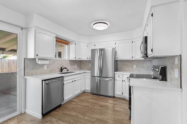 Building Photo - Beautiful Vacaville Home Near Parks, Schools & Shopping