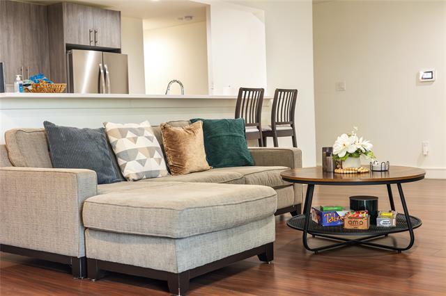 Building Photo - 10022 Glenrio Ln