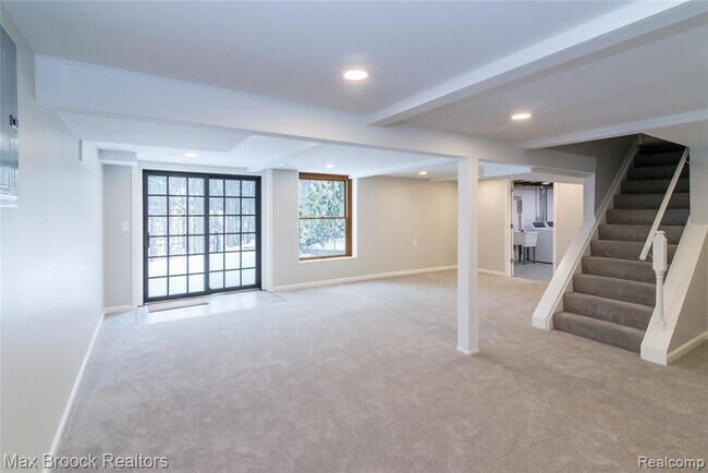 Building Photo - 31419 Sleepy Hollow Ln