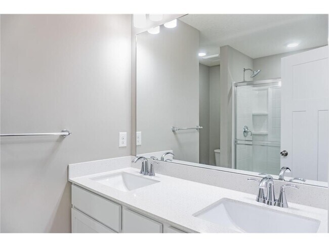 Building Photo - 143X Nutmeg Cir