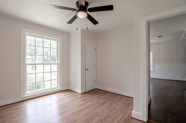 Building Photo - 3141 Old Houston Rd