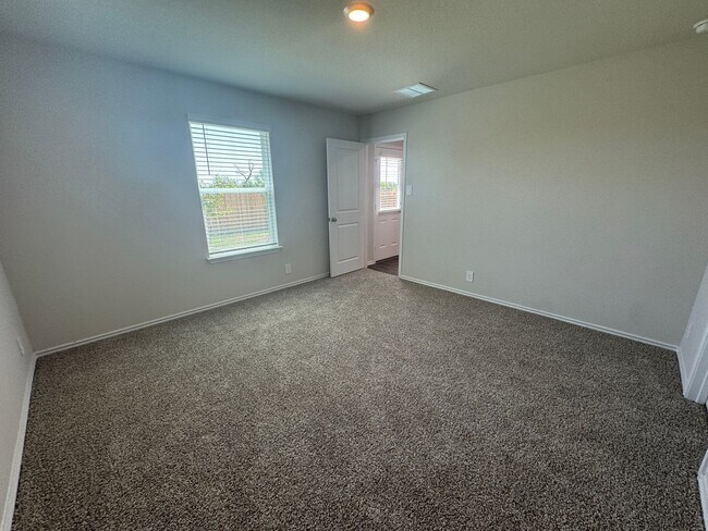 Building Photo - 13922 Pease St