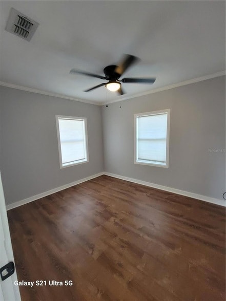 Building Photo - 16 S Primrose Dr