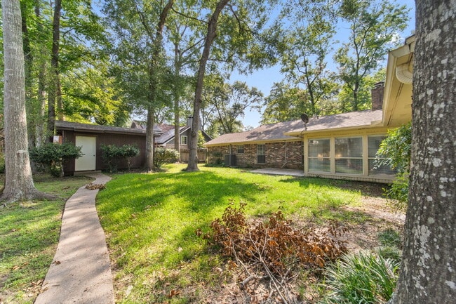 Building Photo - Experience the Golf Course Lifestyle in Panorama Village Enjoy the best of community living in th...