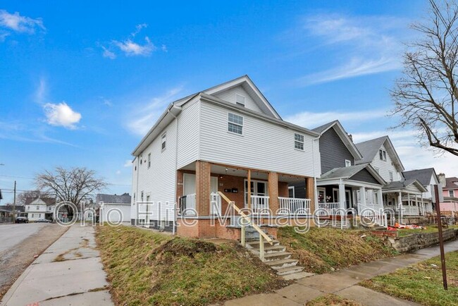 Building Photo - 85 1/2 S Wheatland Ave