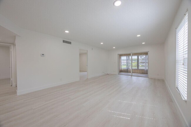 Building Photo - 2805 Casita Way