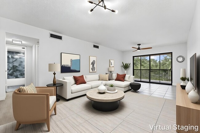 Building Photo - 200 Jacaranda Country Club Dr