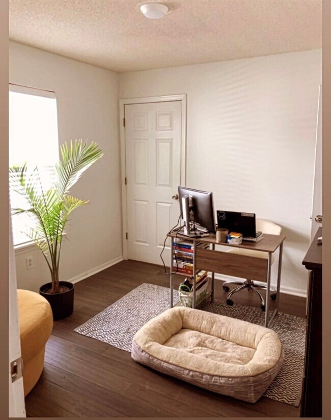 Building Photo - 21 W 78th Ter