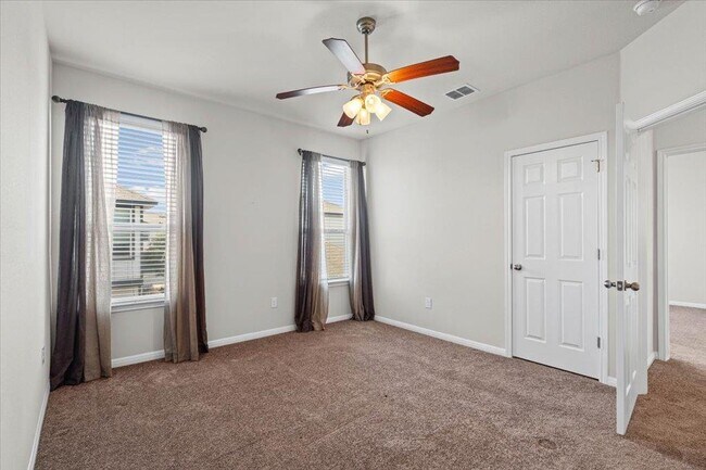 Building Photo - 9703 Sunny Swan Ct