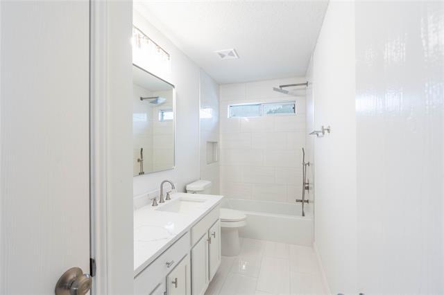 Building Photo - 2304 Glenhaven Dr