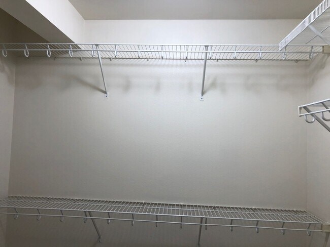 Building Photo - Walnut Grove 2 Bedroom, 2 Bath Condominium