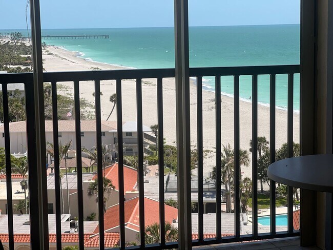 Building Photo - 2BR/2BA Condo on the Gulf in MacArthur Beach