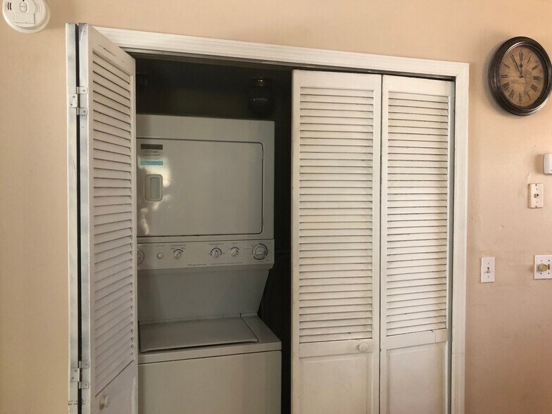 Building Photo - 506 Beechwood Ave