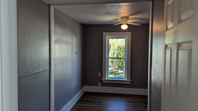 Building Photo - 305 Plummer St
