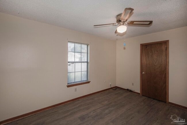 Building Photo - 496 Lownde Ave