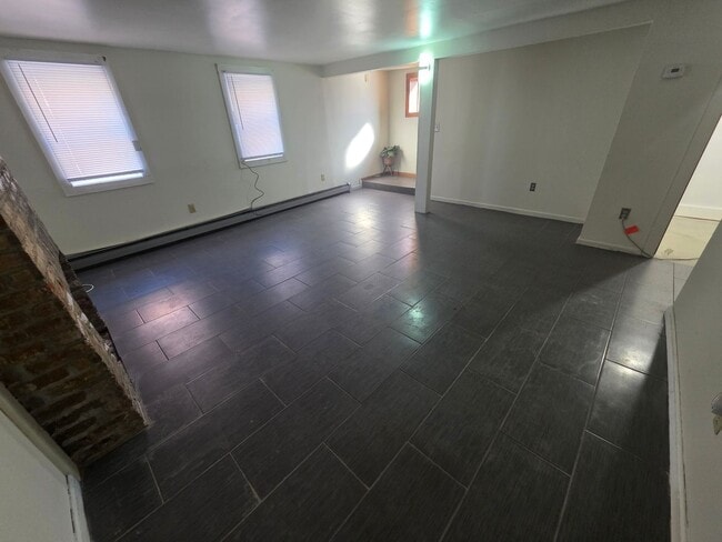 Building Photo - 15 E Parmenter St