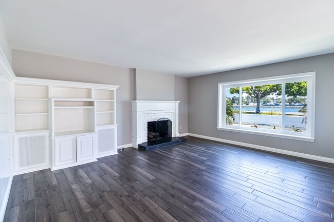 Building Photo - AVAILABLE NOW!!  WATERFRONT HOME ON MARINE...
