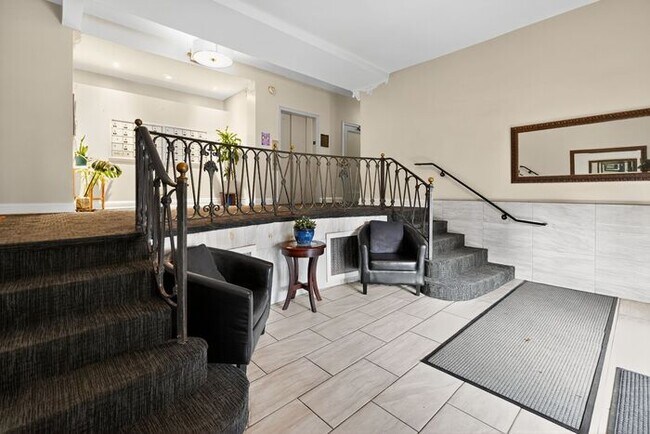 Building Photo - 2100 19th St NW