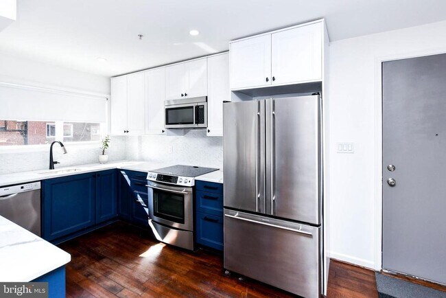 Building Photo - 1386 Bryant St NE