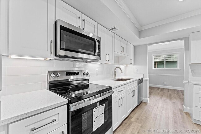 Building Photo - 1866 Fairview Villas Dr