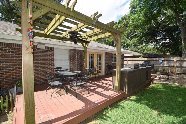 Building Photo - 1130 Stonecrest Dr