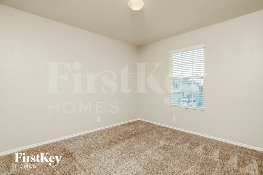 Building Photo - 1442 Frio Run