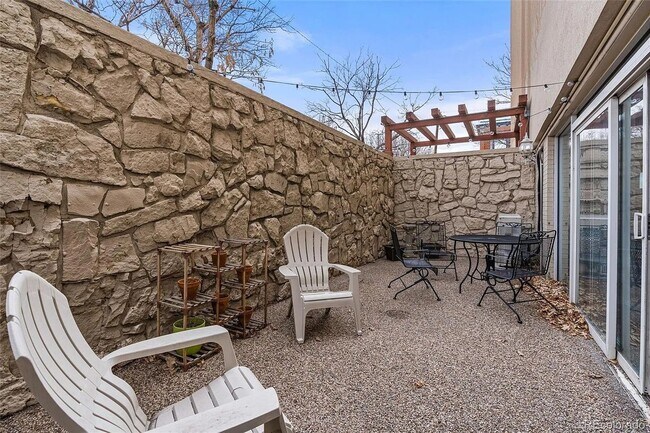 Building Photo - Sunny Corner Condo in the Heart of Capitol Hill | 2 Bed • 2 Bath • 795 Sq. Ft.