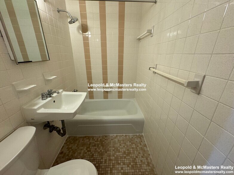 Building Photo - 75 Brighton Ave